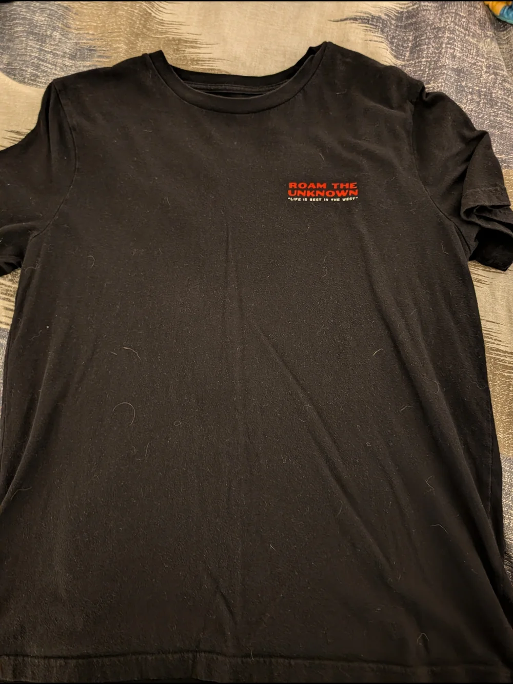 Old Navy Black Short-Sleeve Graphic Tee with Red Chest Print